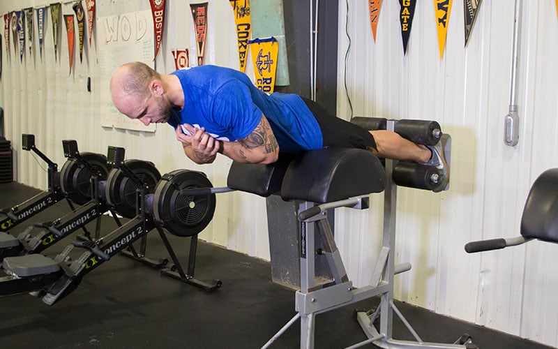 Video hướng dẫn bài tập duỗi lưng trên máy GHD