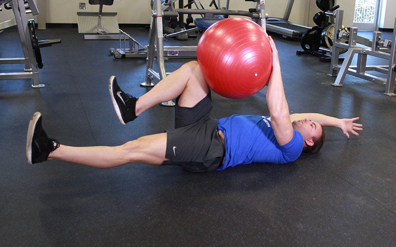 Video hướng dẫn bài tập Dead Bug với bóng tập