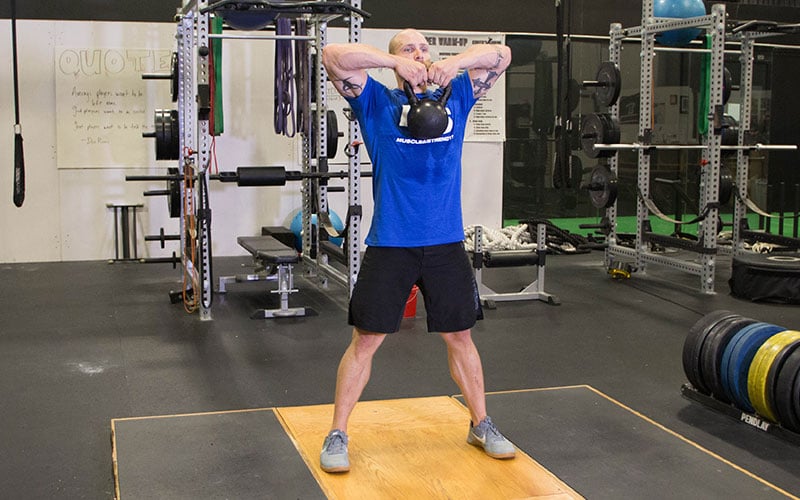 1 KB Kéo cao Sumo Deadlift với tạ ấm - Hướng dẫn bài tập Video